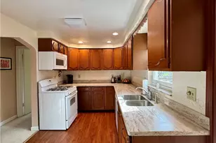 675 Rolling Green Dr, Bethel Park, PA 15102 - Photo 12