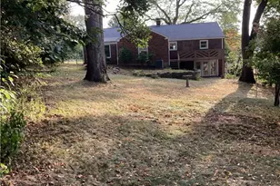 675 Rolling Green Dr, Bethel Park, PA 15102 - Photo 26