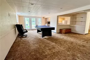 675 Rolling Green Dr, Bethel Park, PA 15102 - Photo 18