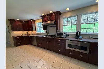 312 Hallsborough, Pittsburgh, PA 15238 - Photo 6