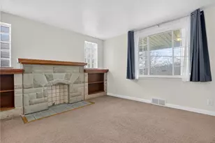 335 E Pike St, Houston, PA 15342 - Photo 10