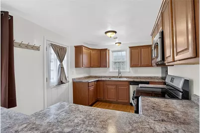 335 E Pike St, Houston, PA 15342 - Photo 14