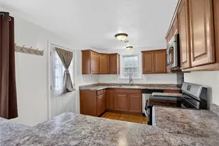 335 E Pike St, Houston, PA 15342 - Photo 14