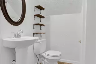 335 E Pike St, Houston, PA 15342 - Photo 36