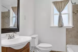 335 E Pike St, Houston, PA 15342 - Photo 28