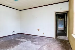 1817 4th Ave, Beaver Falls, PA 15010 - Photo 2