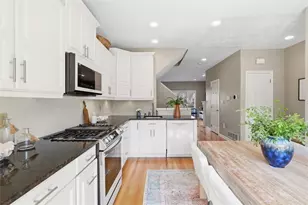 52 Waterfront Dr, Washington's Landing, PA 15222 - Photo 6