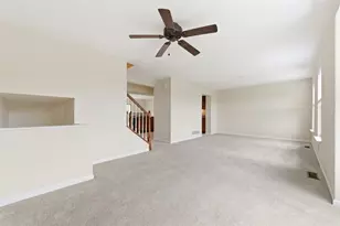 607 Hilton Cir, Collier Township, PA 15071 - Photo 8