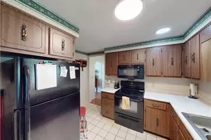 225 Fairway Ln, Penn Township, PA 16002 - Photo 14