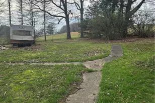 439 Hall Rd, Clay Township, PA 16001 - Photo 16