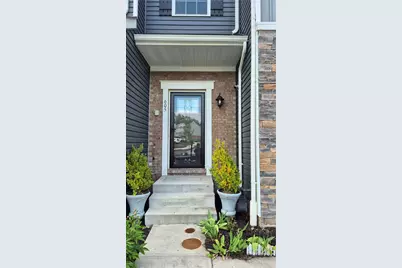 605 Alessia Ct, Moon/Crescent Twp, PA 15108 - Photo 2