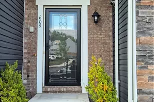 605 Alessia Ct, Moon/Crescent Twp, PA 15108 - Photo 2