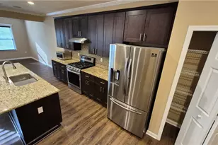 605 Alessia Ct, Moon/Crescent Twp, PA 15108 - Photo 8