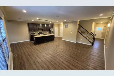 605 Alessia Ct, Moon/Crescent Twp, PA 15108 - Photo 6