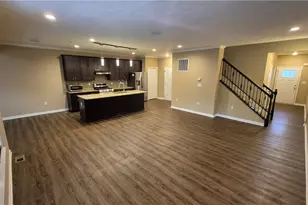 605 Alessia Ct, Moon/Crescent Twp, PA 15108 - Photo 6
