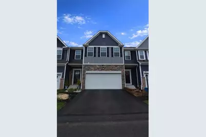 605 Alessia Ct, Moon/Crescent Twp, PA 15108 - Photo 1