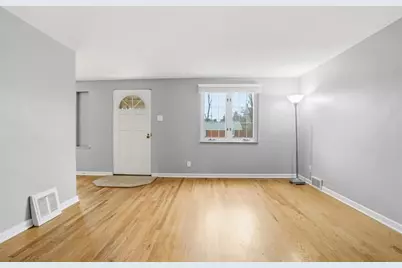 948 Rita Dr, Wilkins Township, PA 15221 - Photo 6