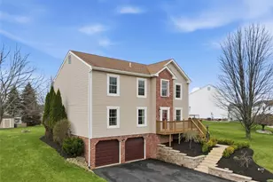 153 Winterbrook Dr, Cranberry Township, PA 16066 - Photo 2