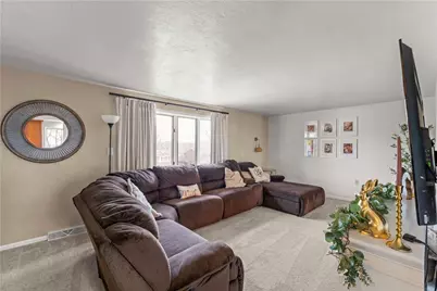 211 Joseph Dr, Canonsburg, PA 15317 - Photo 8