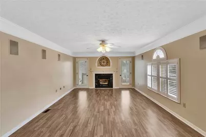 100 Hazelwood Dr, Cranberry Township, PA 16066 - Photo 12