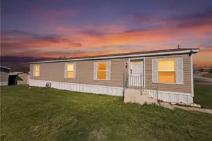 422 Magnolia St, Freedom, PA 15074 - Photo 2