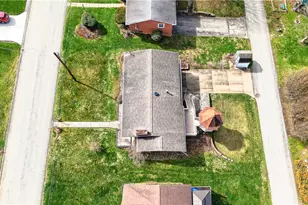 1106 Skyline Dr, Hempfield Township, PA 15601 - Photo 46