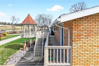 1106 Skyline Dr, Hempfield Township, PA 15601 - Photo 8