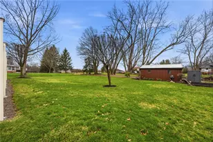 17 Bellaire Dr, Neshannock Township, PA 16105 - Photo 8