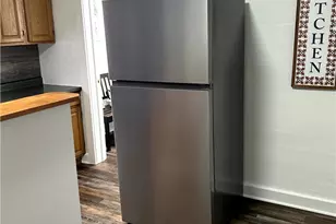 512 Lowell St, Vandergrift, PA 15690 - Photo 16