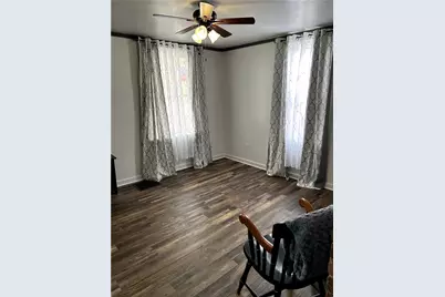 512 Lowell St, Vandergrift, PA 15690 - Photo 10