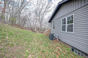 910 Burton Ave, Youngwood, PA 15697 - Photo 26