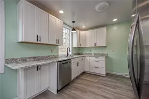 910 Burton Ave, Youngwood, PA 15697 - Photo 10