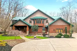 132 Twin Oaks Ln, Penn Twp, PA 15085 - Photo 1