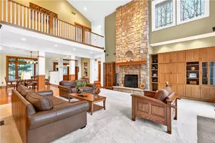 132 Twin Oaks Ln, Penn Twp, PA 15085 - Photo 8