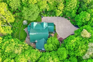 132 Twin Oaks Ln, Penn Twp, PA 15085 - Photo 4