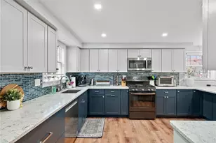 762 Country Club Dr, Pittsburgh, PA 15228 - Photo 8