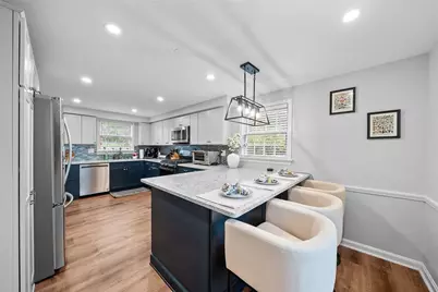 762 Country Club Dr, Pittsburgh, PA 15228 - Photo 6