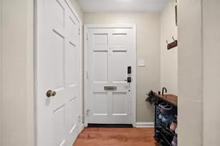 762 Country Club Dr, Pittsburgh, PA 15228 - Photo 4