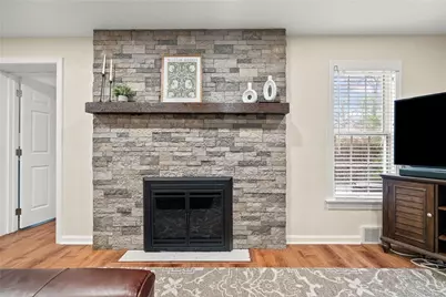 762 Country Club Dr, Pittsburgh, PA 15228 - Photo 12