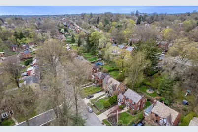 762 Country Club Dr, Pittsburgh, PA 15228 - Photo 32