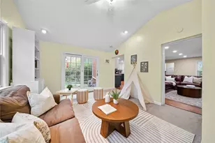 762 Country Club Dr, Pittsburgh, PA 15228 - Photo 14