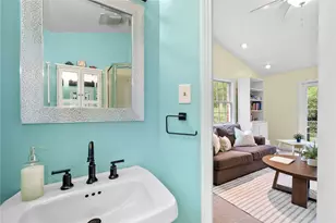 762 Country Club Dr, Pittsburgh, PA 15228 - Photo 16