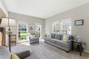 153 Hunter Dr, Cranberry Township, PA 16066 - Photo 6