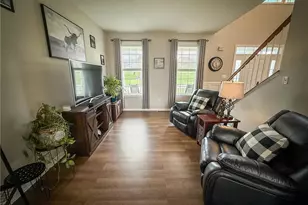 101 Hare Ct, Forward Township, PA 16033 - Photo 6