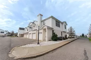 234 Adams Pointe Blvd, Adams Township, PA 16046 - Photo 2