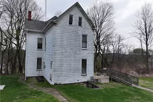 1229 McCabe Ave, Coraopolis, PA 15108 - Photo 4