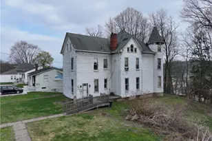 1229 McCabe Ave, Coraopolis, PA 15108 - Photo 2