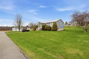 144 Circle Dr, Jennerstown Boro, PA 15547 - Photo 2