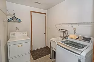 2750 Iowa Dr, Lower Burrell, PA 15068 - Photo 12