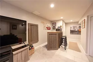 4863 Hialeah Dr, Pittsburgh, PA 15239 - Photo 16